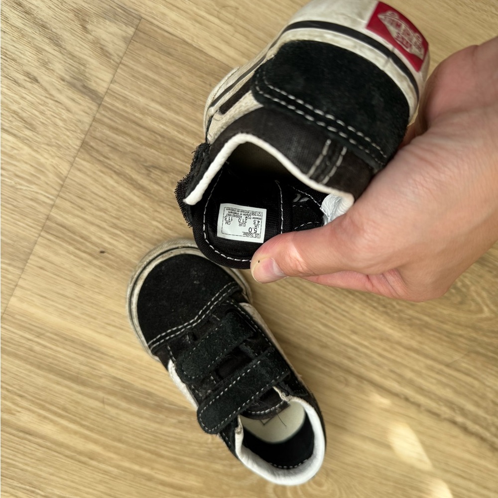 SIZE 5 Vans Old Skool V Toddler Shoes - Picture 4 of 5